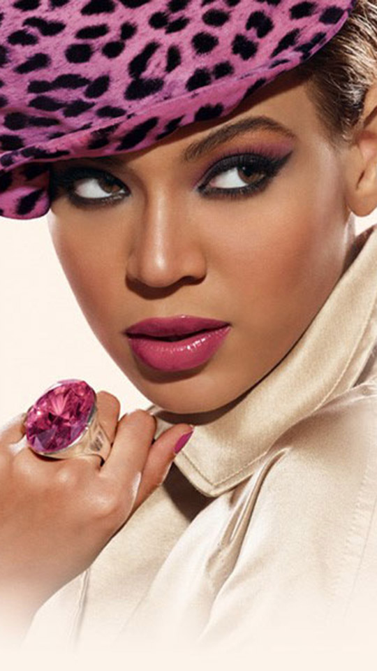 Beyoncé from Pink Panther - Christian Tse ring